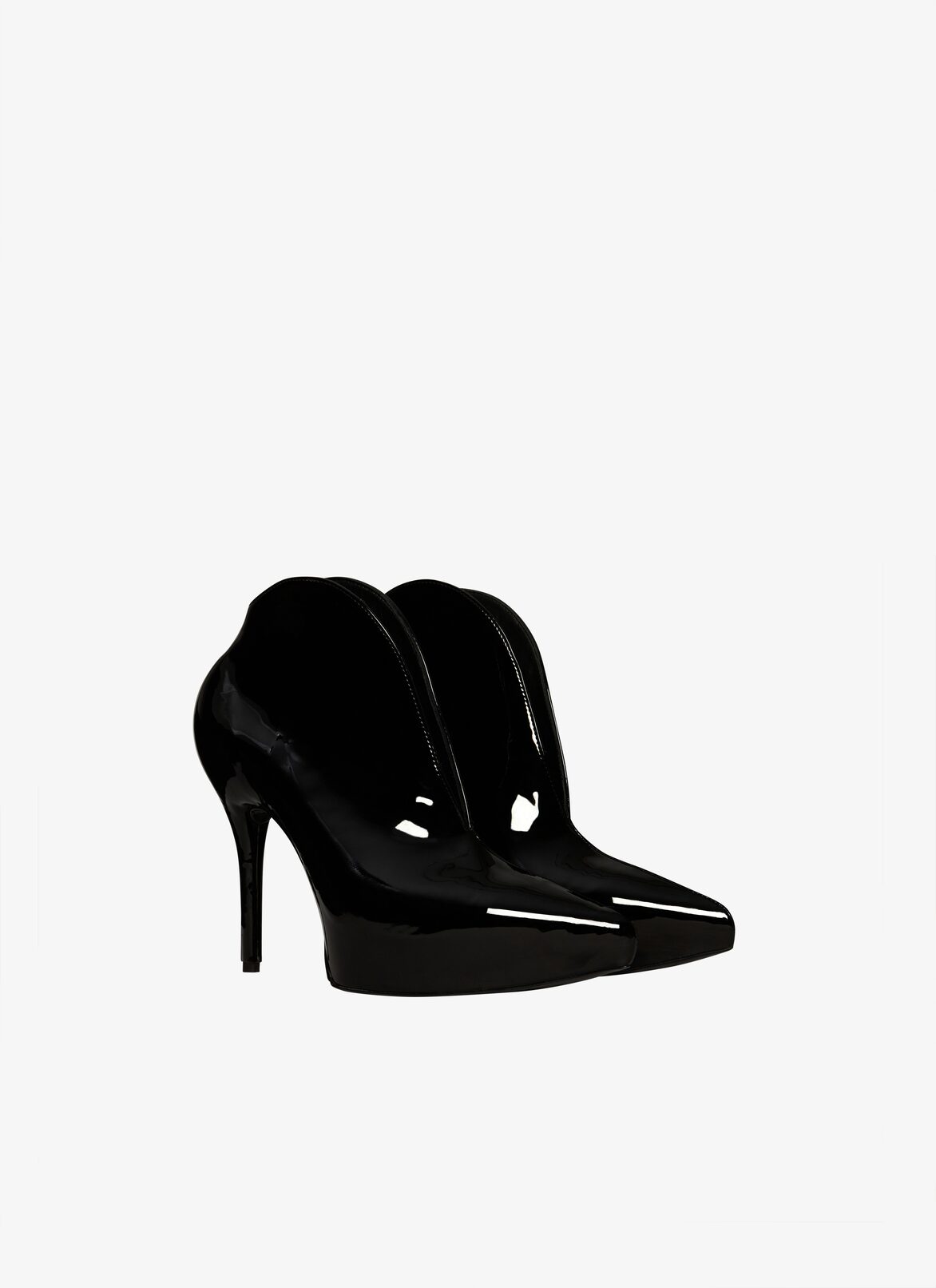 Slick patent leather booties ALAÏA BLACK SLICK PATENT LEATHER BOOTIES